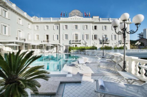 Отель Grand Hotel Des Bains  Риччоне